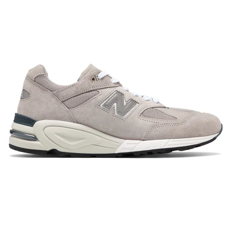 New Balance 990v2