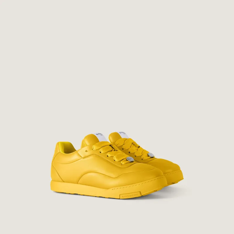 Givenchy 퍼피 야드