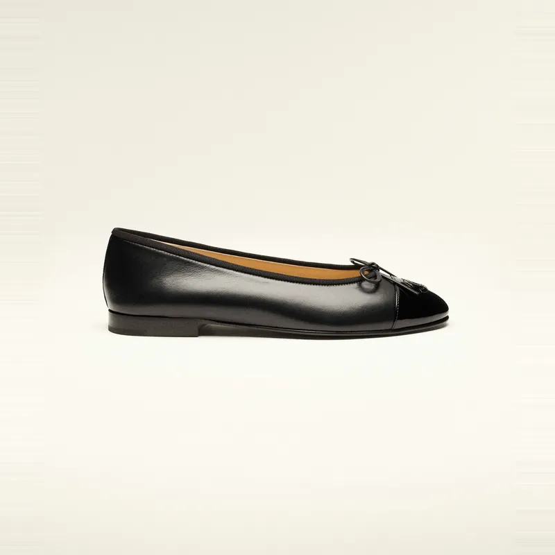 Chanel Ballet flats - Lambskin & patent calfskin, black
