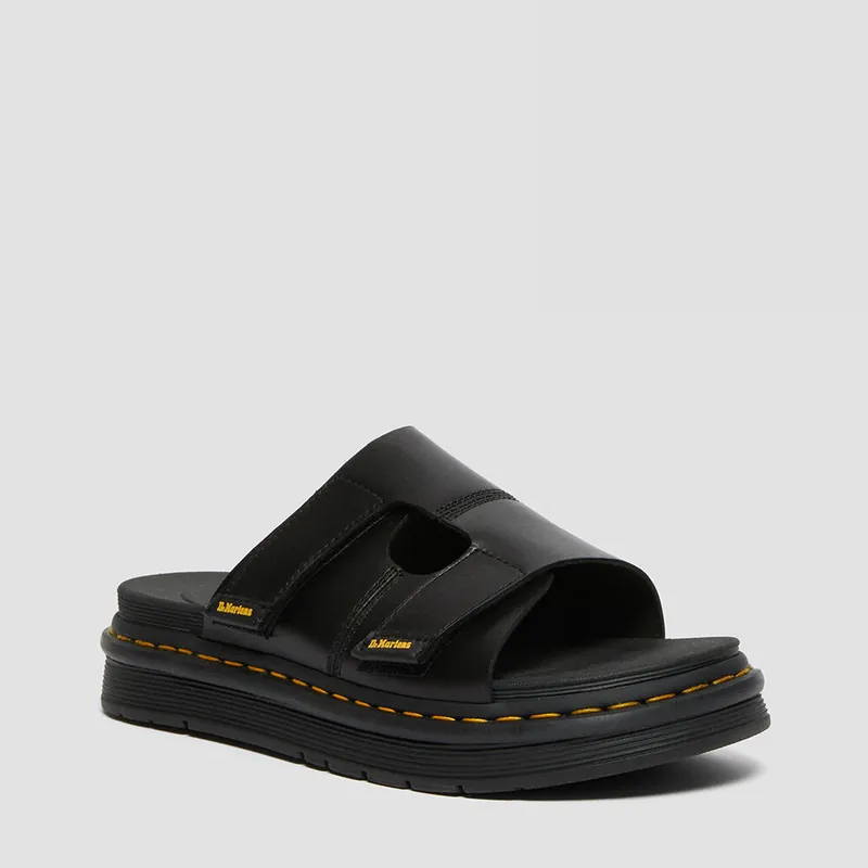 Dr. Martens Daxton