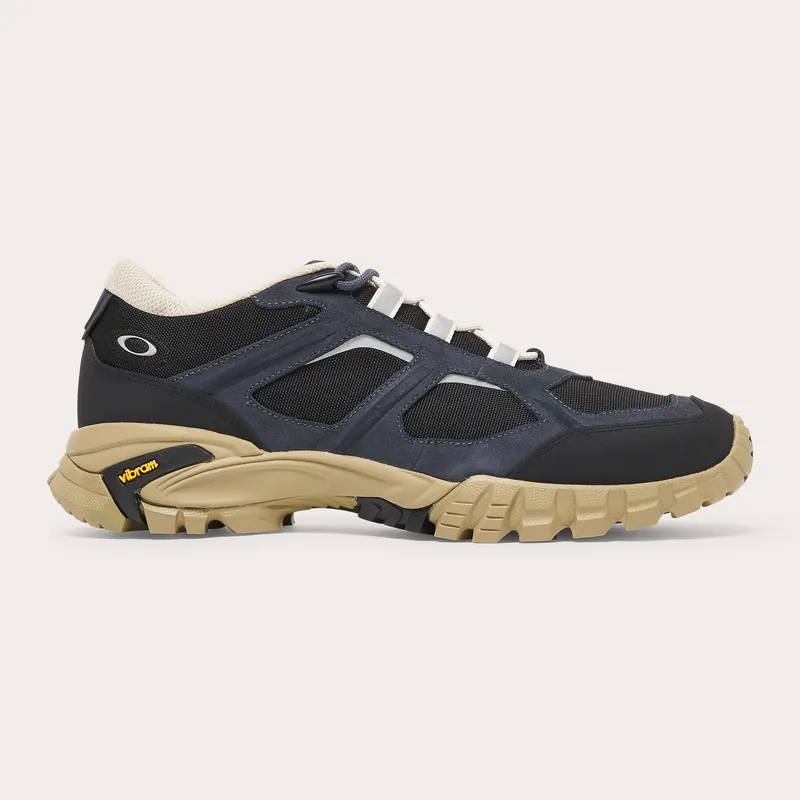 Oakley Sierra Terrain