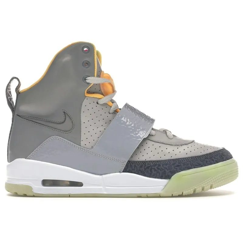 Nike × Kanye West 에어 이지 1