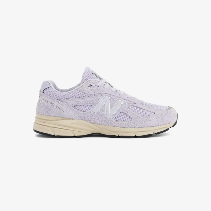 New Balance 990v4